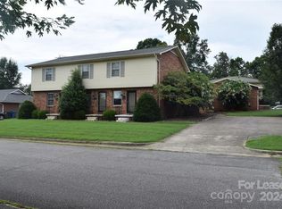 112 11th Ave NW, Hickory, NC 28601