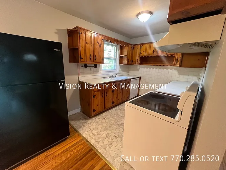 1148 Center St SW — Photo 10