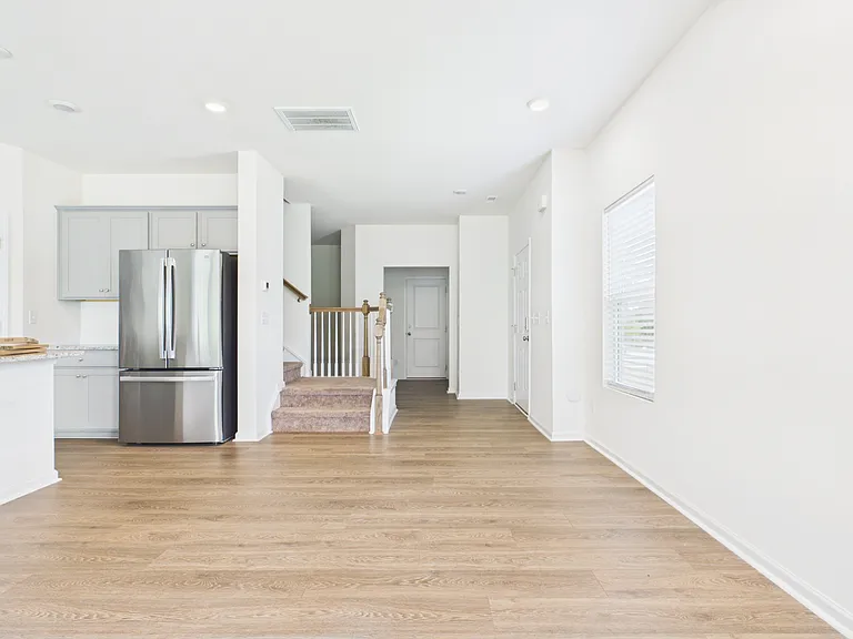 2794 Yeager Dr — Photo 4