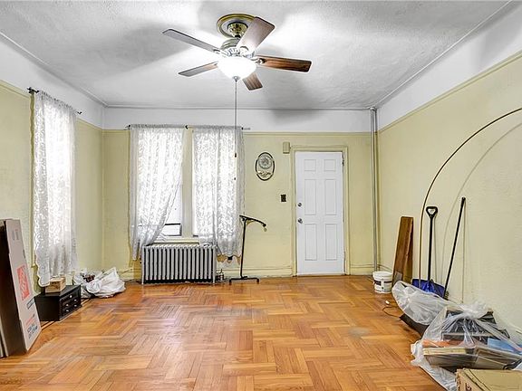 4th image of 945 Elder Ave
