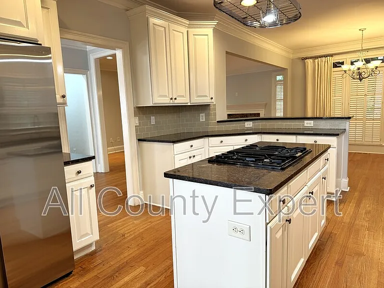 871 Lenox Ct NE — Photo 13
