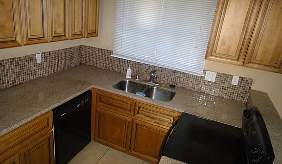 5th image of 1335 Lorilyn Ave