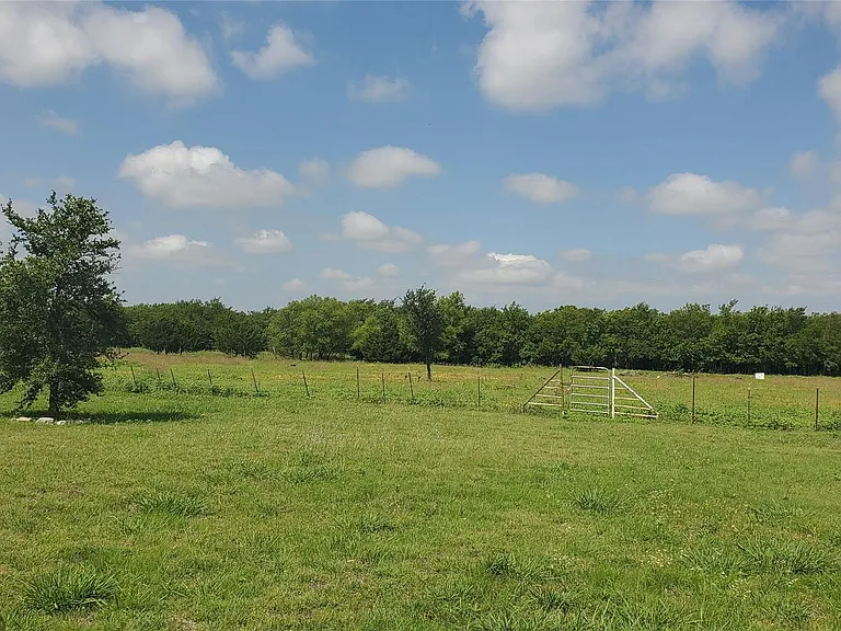 1656 County Road 697 — Photo 34