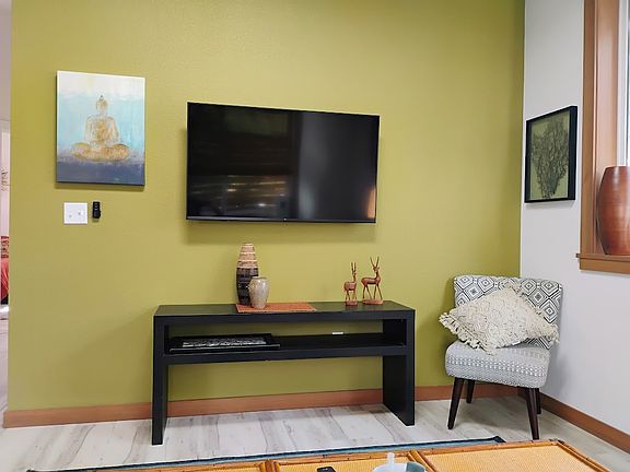 3rd image of 284 NE Rennie Pl