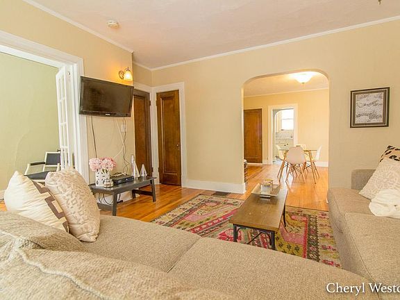 3rd image of 607 Paris Ave SE