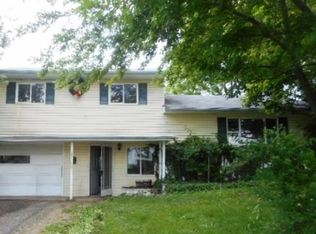 901 Brixham Rd, Columbus, OH 43204