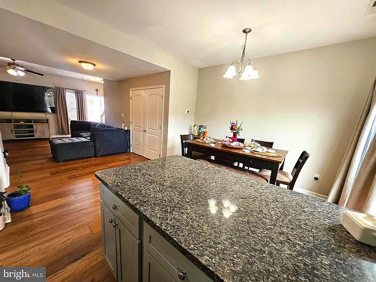 40 Beaulah Ct — Photo 8