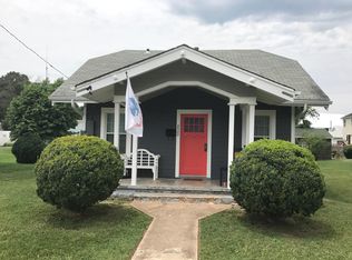 8902 Cherry St, Manassas, VA 20110