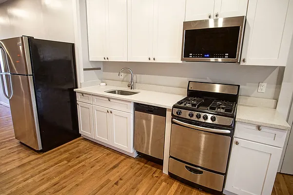 Rented by Lofts and Flats LLC | media 30