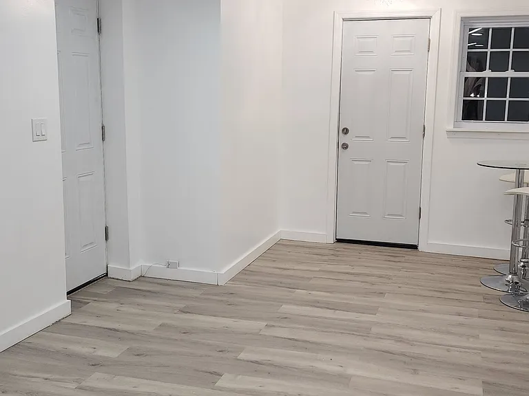 83 Shepard Ave — Photo 10