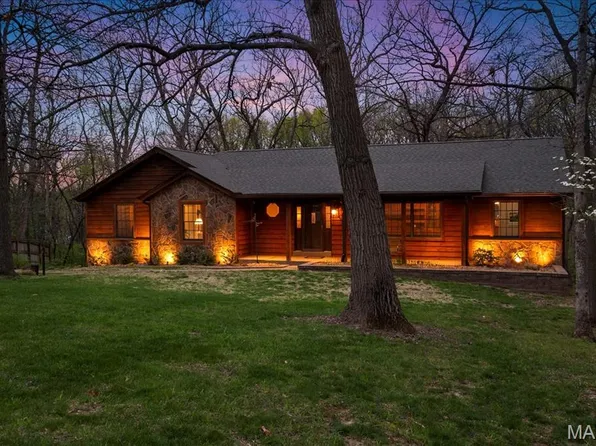 11 Country Oak Dr, O'Fallon, MO 63366