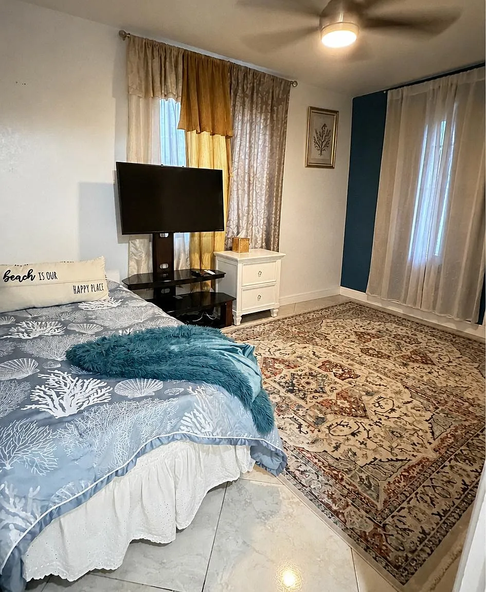 3 bed, 1.0 bath, 1194 sqft, $1,533 — Photo 1