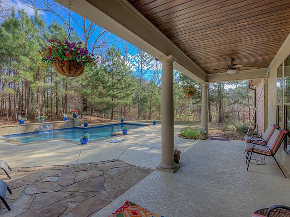 2nd image of 151 Pepperridge Cir