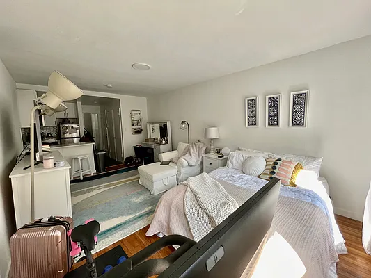 Rented by SP Brokerage Inc | media 12