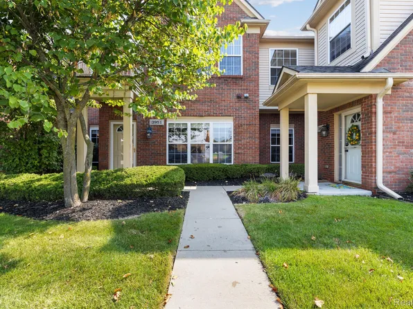 3951 Cornerstone Dr #165, Canton, MI 48188