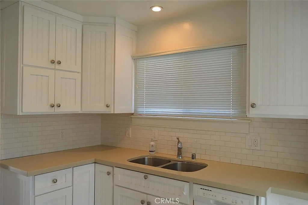 2 bed, 900 sqft, $2,895 — Photo 4
