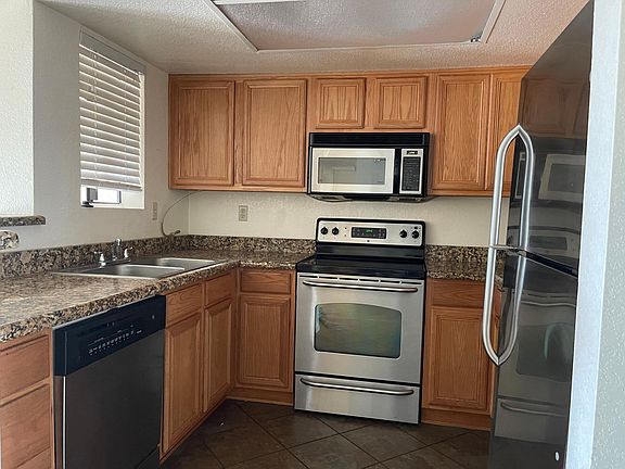 3rd image of 5757 W Eugie Ave Unit 1054