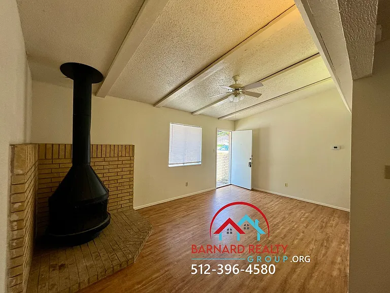 809 Allen St — Photo 3