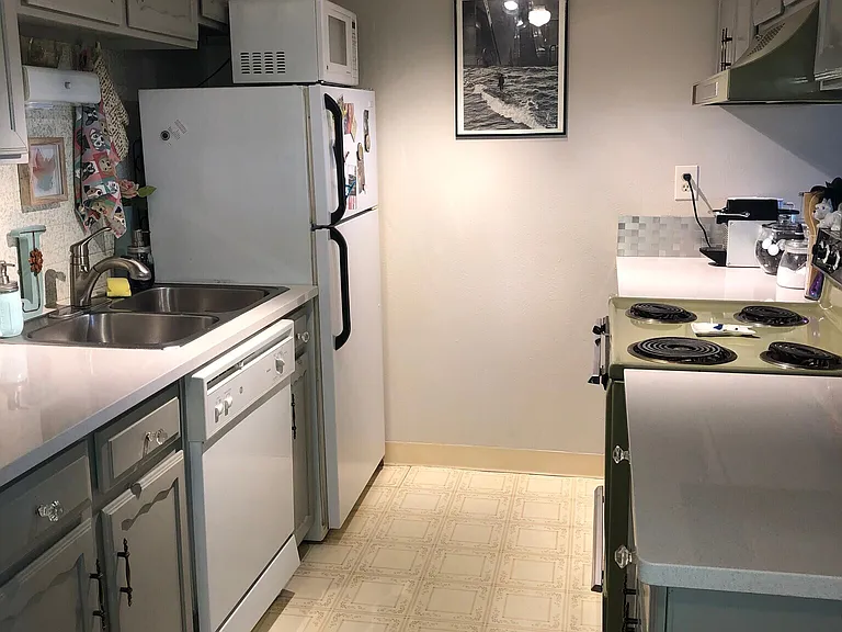 645 Manhattan Pl #309 — Photo 9