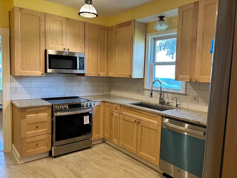 23 Webber St #23 — Photo 6
