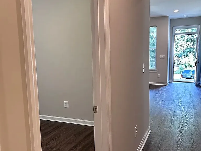 240 Carriage Ln — Photo 36