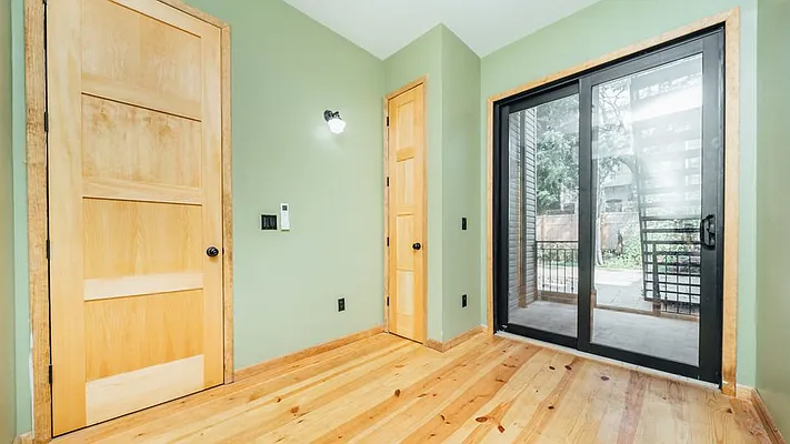 Rented by Nooklyn NYC LLC | media 121