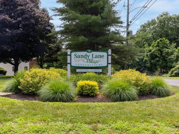 93 Homestead Lane #93, Brookfield, CT 06804