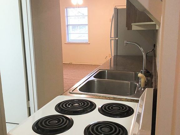 4th image of 1223 W Hopkins St APT 8