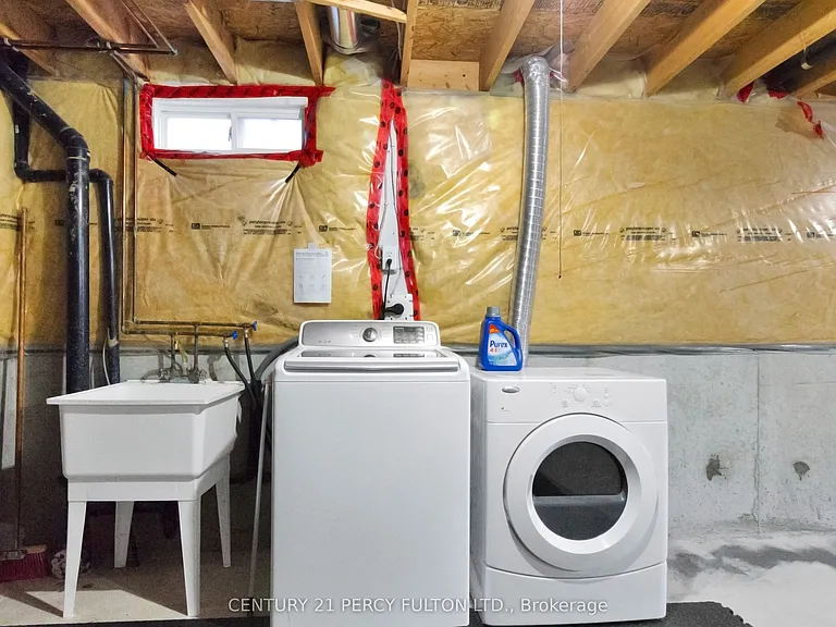 19 Odessa Cres — Photo 30