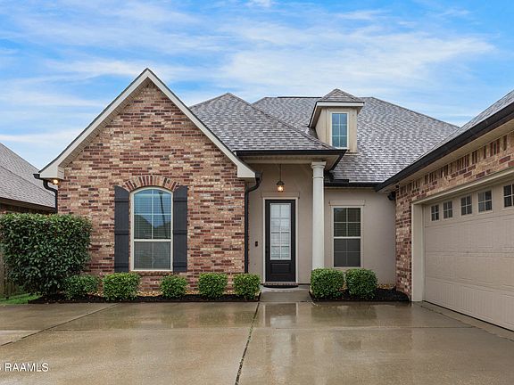 2nd image of 215 Bay Meadow Ln