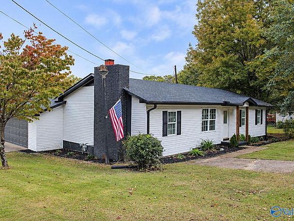 2nd image of 812 Tupelo Pike