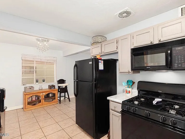 2711 W Carson Dr — Photo 24