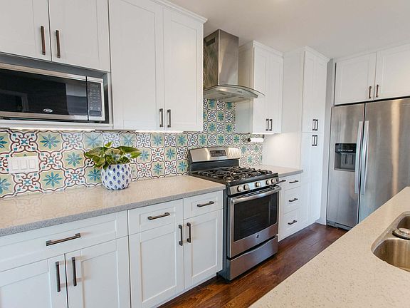 3rd image of 617 N San Gabriel Ave