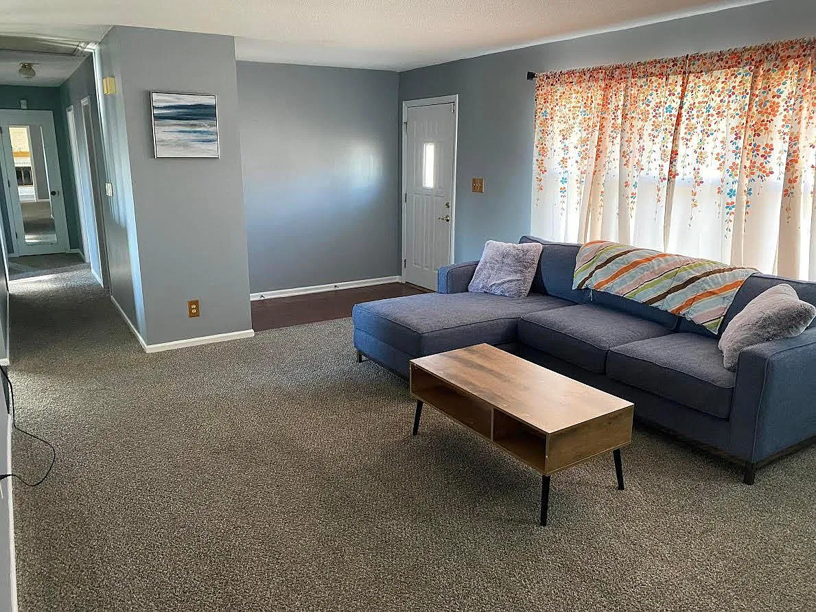 3 bed, 1296 sqft, $2,000 — Photo 4