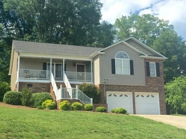 2139 Olde Farm Rd, Hudson, NC 28638