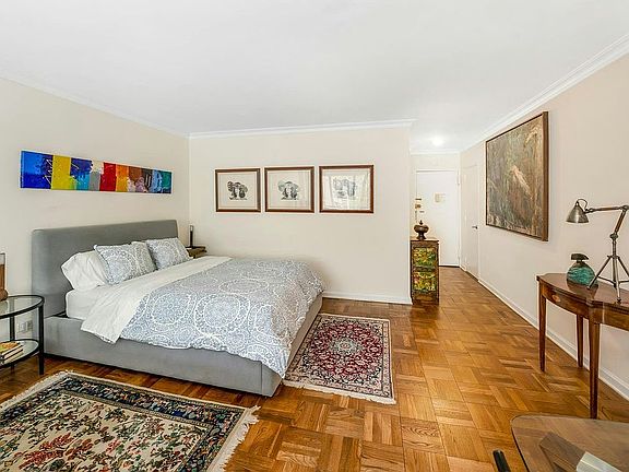 4th image of 166 E 63rd St APT 6B