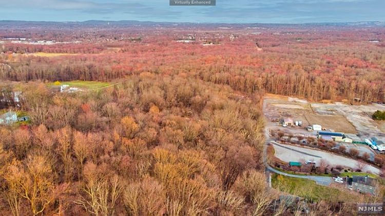 1st image of 77 Orchard Ave