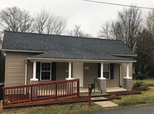 704 Manley St, Eden, NC 27288