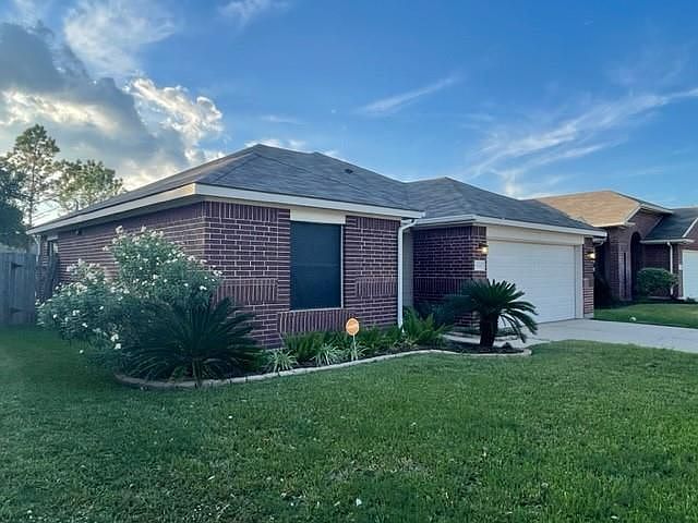 1st image of 7202 Roundrock Park Ln