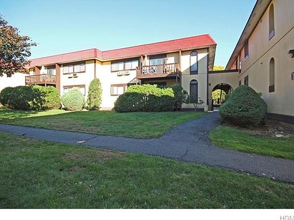 4th image of 7 Granada Cres APT 17