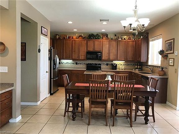 5th image of 8121 Blue Daze Ct