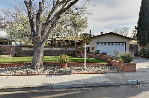 1st image of 3570 Mauricia Ave
