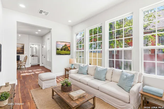 823 W French Pl — Photo 4