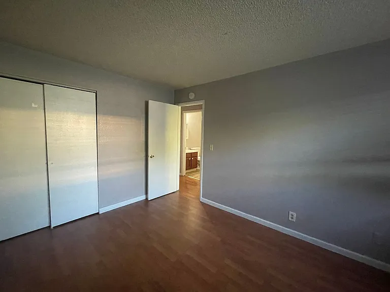 2560 E St #D — Photo 6