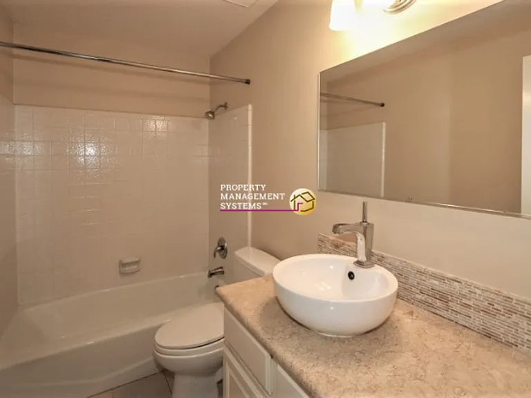 1376 E Rainsborough Rd — Photo 10