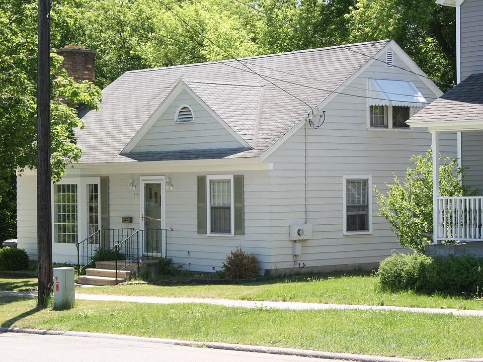 2nd image of 825 W Maple St