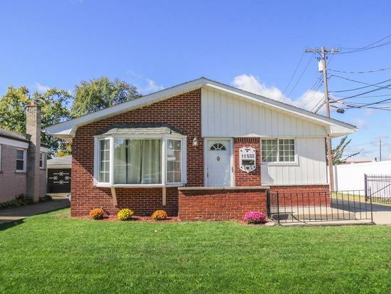11533 Deering St Livonia Mi 48150 Mls 40109944 Zillow