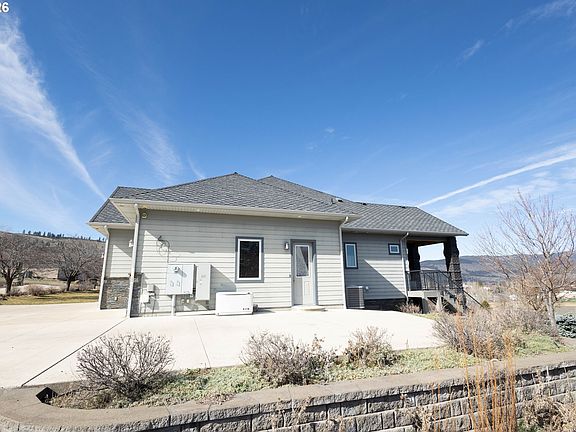 5th image of 121 Ridge Dr