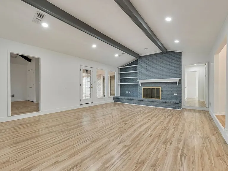 7124 Teresita Trl — Photo 5