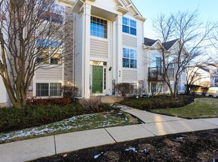 938 Summit Creek Dr, Shorewood, IL 60404